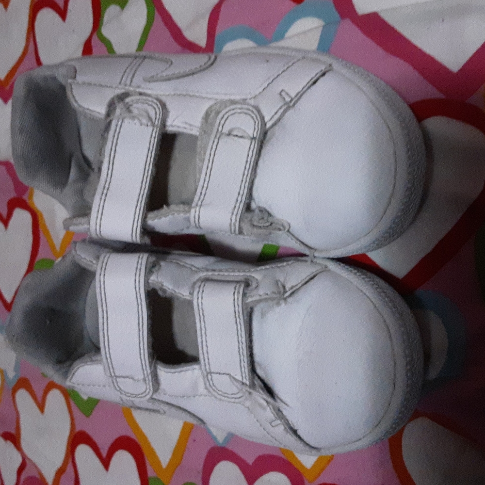 Kids sneakers